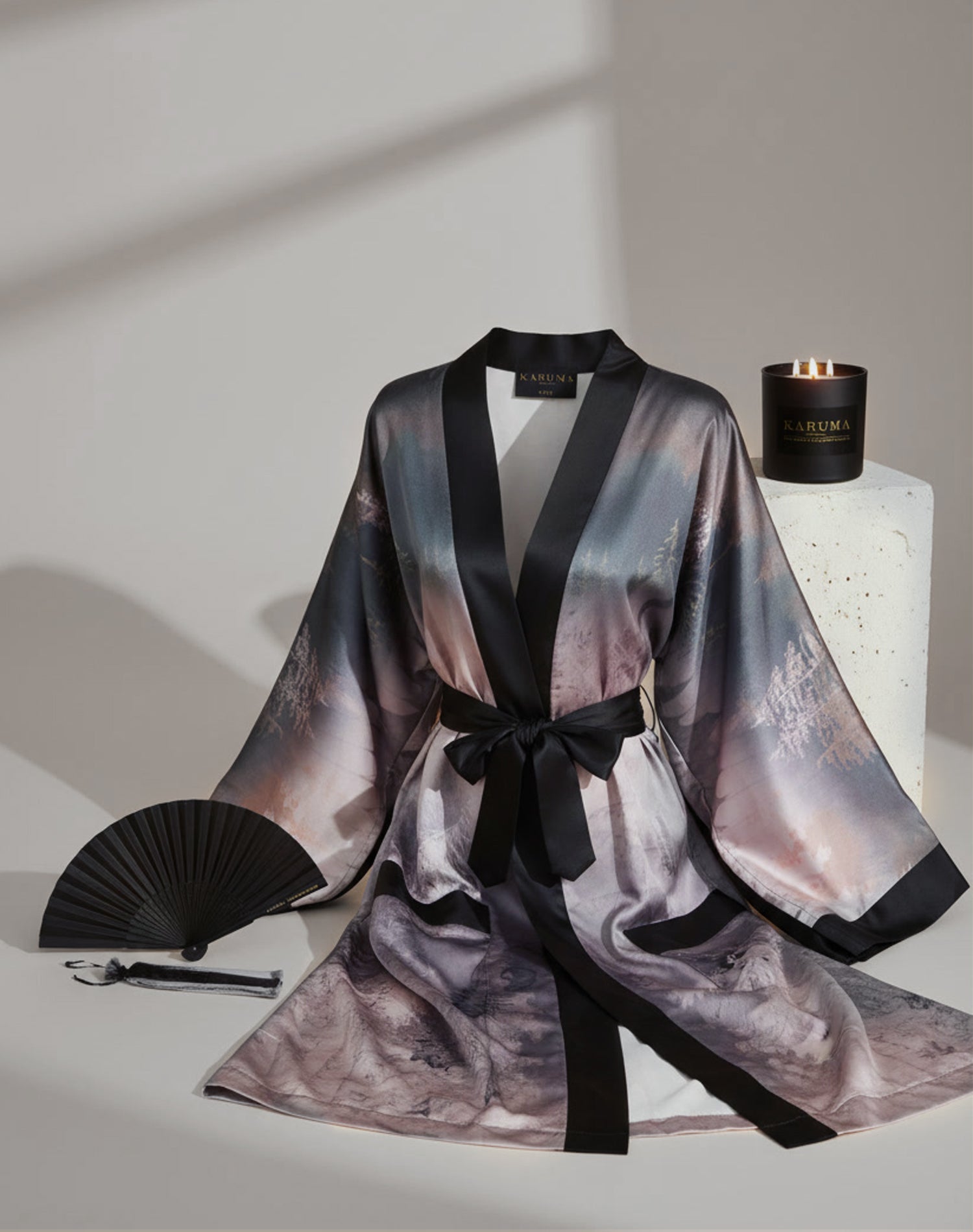 The Eagle Gift by Karuma un coffret de luxe with silver phoenix kimono, three-wick vegan scented candle and bamboo fan, perfect luxury gift set